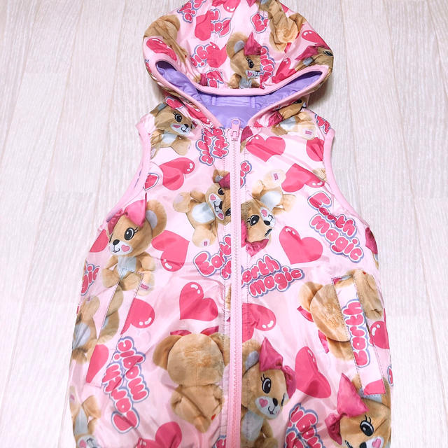 EARTHMAGIC(アースマジック)のリバーシブルダウンベスト♡ キッズ/ベビー/マタニティのキッズ服男の子用(90cm~)(ジャケット/上着)の商品写真