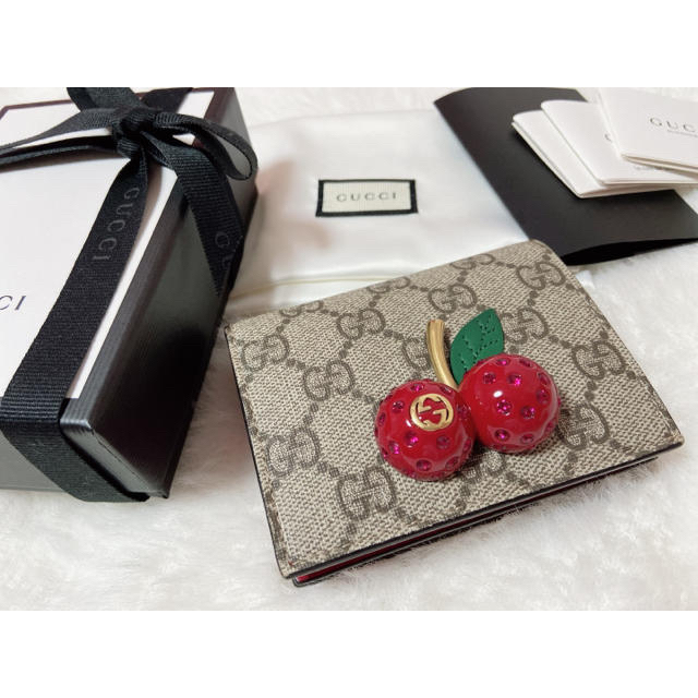 Gucci(グッチ)のチェリーミニ財布♡ レディースのファッション小物(財布)の商品写真