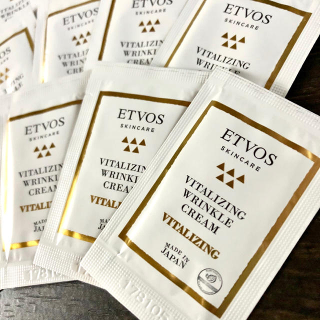 ETVOS(エトヴォス)のエトヴォス etvos バイタライジングリンクルクリーム　パウチ12個セット コスメ/美容のスキンケア/基礎化粧品(アイケア/アイクリーム)の商品写真