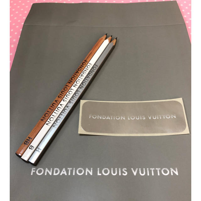 LOUIS VUITTON - 【新品 紙袋付】LOUIS VUITTON 鉛筆3本フォンダシオンルイヴィトンの通販