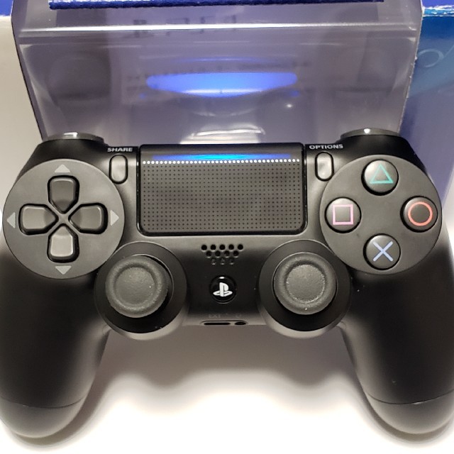 PlayStation4(プレイステーション4)の【中古】PS4 コントローラー DUALSHOCK4 ブラック エンタメ/ホビーのゲームソフト/ゲーム機本体(その他)の商品写真