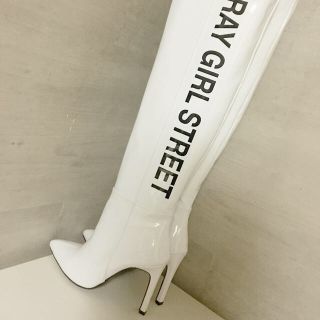 ワンスポ(one spo)のSTRAY GIRL STREET エナメルブーツ 新品 未使用(ブーツ)