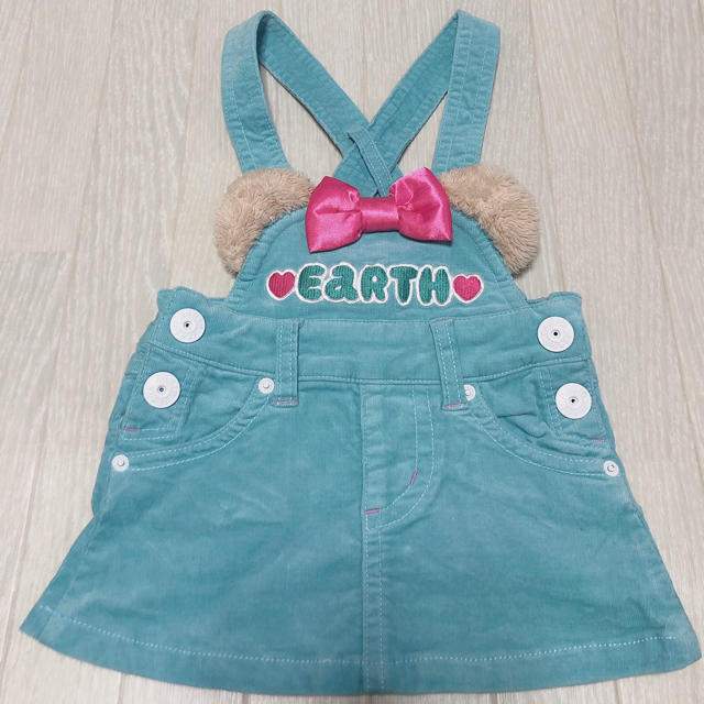 EARTHMAGIC(アースマジック)のコーデュロイ風クマみみジャンスカ♡ キッズ/ベビー/マタニティのキッズ服女の子用(90cm~)(ワンピース)の商品写真