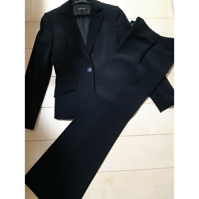 INDIVI(インディヴィ)のpinkcat様　ブラック　パンツスーツ レディースのフォーマル/ドレス(スーツ)の商品写真