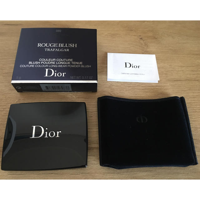 Christian Dior(クリスチャンディオール)のディオール 限定品 チーク 赤 オレンジ  ブティック限定品 ブラッシュ♡ コスメ/美容のベースメイク/化粧品(チーク)の商品写真