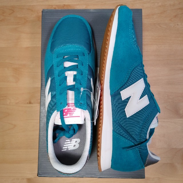 New Balance(ニューバランス)の新品★ニューバランス 25cm グリーン WL220 レディースの靴/シューズ(スニーカー)の商品写真