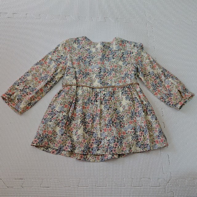 ZARA KIDS(ザラキッズ)のZARA baby 花柄ワンピース size12/18 《86cm》 キッズ/ベビー/マタニティのベビー服(~85cm)(ワンピース)の商品写真