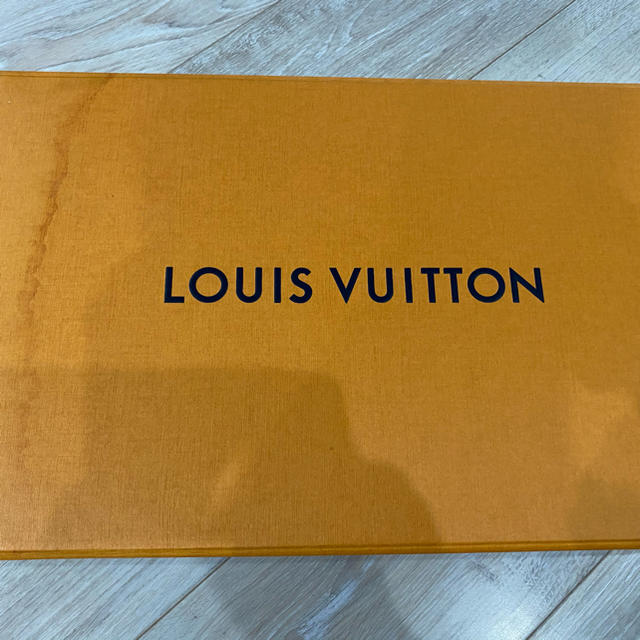 LOUIS VUITTON(ルイヴィトン)のLOUIS VUITTONモノグラムニットXXLグレー×イエローヴィトン メンズのトップス(ニット/セーター)の商品写真