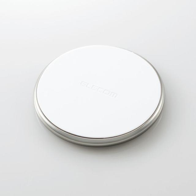 ELECOM(エレコム)の【新品】ELECOM Qi ワイヤレス充電器 (10W・7.5W急速充電対応) スマホ/家電/カメラのスマートフォン/携帯電話(バッテリー/充電器)の商品写真