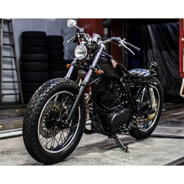 SR400 本革ソロシート&ステー イージーライダース ニトロヘッド SR400 本革ソロシート&ステー イージーライダース ニトロヘッド
