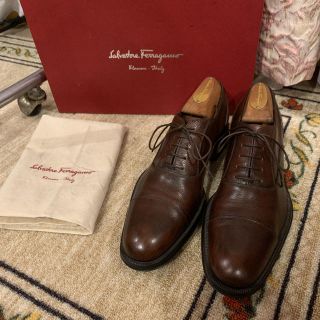 サルヴァトーレフェラガモ(Salvatore Ferragamo)の美品　Salvatore Ferragamo ドレスシューズ  革靴　シボ革(ドレス/ビジネス)