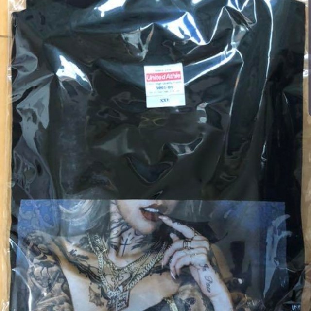 AVALANCHE(アヴァランチ)の泉麻那　Tシャツ　ポスター付き　avalanche ニューエスト　Newest メンズのトップス(Tシャツ/カットソー(半袖/袖なし))の商品写真