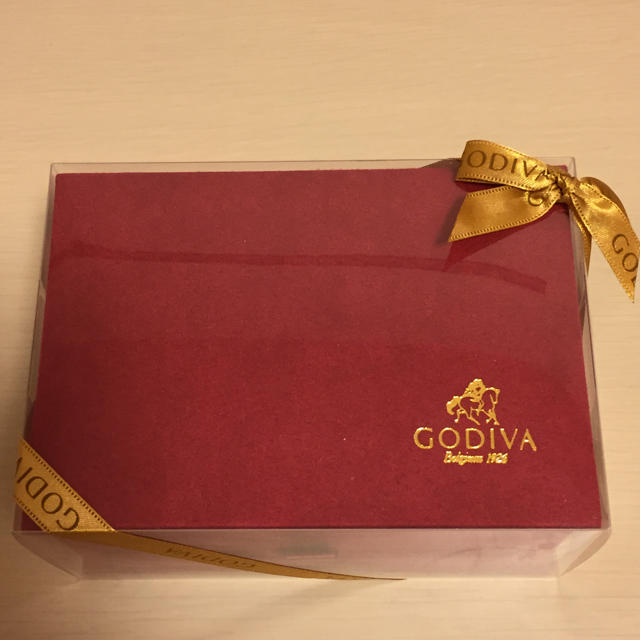 ゴディバ GODIVA グランプラス レッド 限定 食品/飲料/酒の食品(菓子/デザート)の商品写真