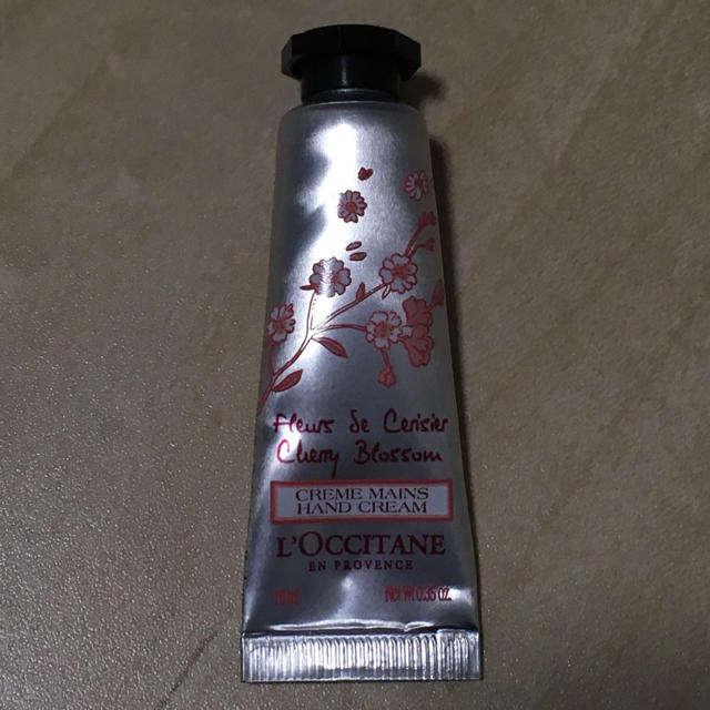 L'OCCITANE(ロクシタン)のロクシタン ハンドクリーム チェリーブロッサム 10ml おまけ付き コスメ/美容のボディケア(ハンドクリーム)の商品写真