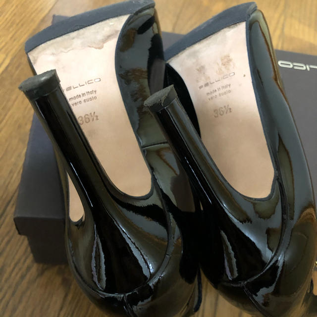 PELLICO(ペリーコ)のペリーコ　エナメル黒　オープントゥパンプス レディースの靴/シューズ(ハイヒール/パンプス)の商品写真