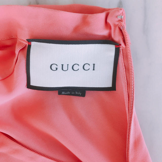 Gucci(グッチ)のグッチ　ノースリーブ　トップス レディースのトップス(カットソー(半袖/袖なし))の商品写真