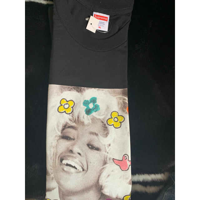 Supreme(シュプリーム)のnaomi Tシャツ　黒　XL supreme メンズのトップス(Tシャツ/カットソー(半袖/袖なし))の商品写真