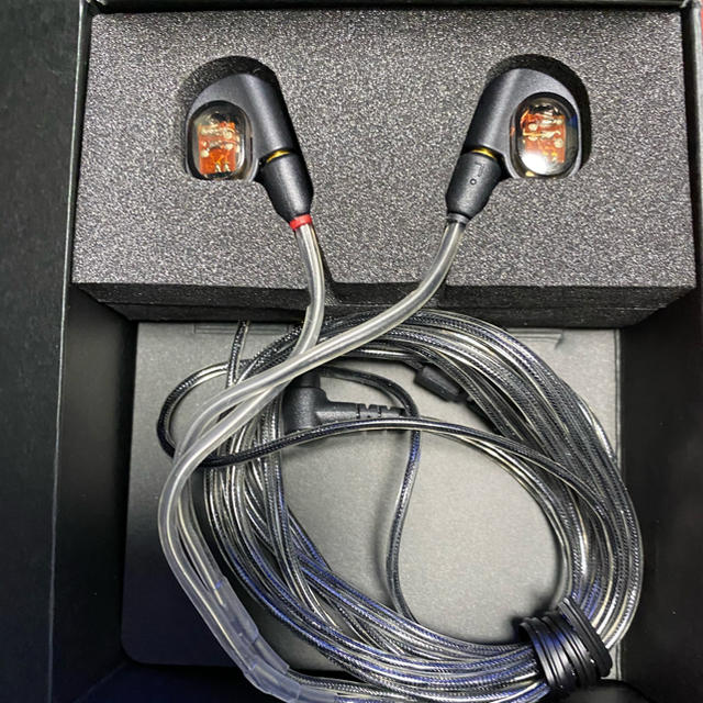 audio-technica(オーディオテクニカ)のオーディオテクニカ　ATH-E70 スマホ/家電/カメラのオーディオ機器(ヘッドフォン/イヤフォン)の商品写真