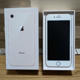 アイフォーン(iPhone)の超美品　iPhone 8 Gold 64 GB docomo(スマートフォン本体)