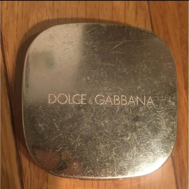 DOLCE&GABBANA(ドルチェアンドガッバーナ)のDOLCE&GABBANA ドルチェ&ガッパーナ　アイシャドウ　ブラウン コスメ/美容のベースメイク/化粧品(アイシャドウ)の商品写真