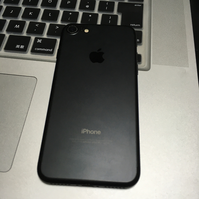iPhone7 本体 32G ブラック 2