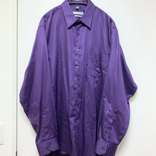 紫　シャツ