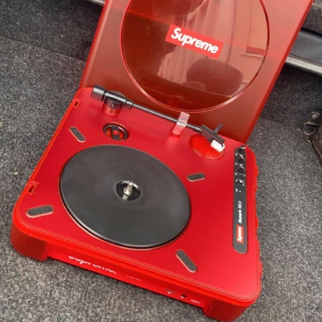 Supreme(シュプリーム)のSupreme PT01 Portable Turntable インテリア/住まい/日用品のインテリア/住まい/日用品 その他(その他)の商品写真