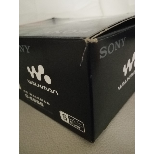 SONY(ソニー)の未使用　SONY　CDウォークマン　D-E666 スマホ/家電/カメラのオーディオ機器(ポータブルプレーヤー)の商品写真