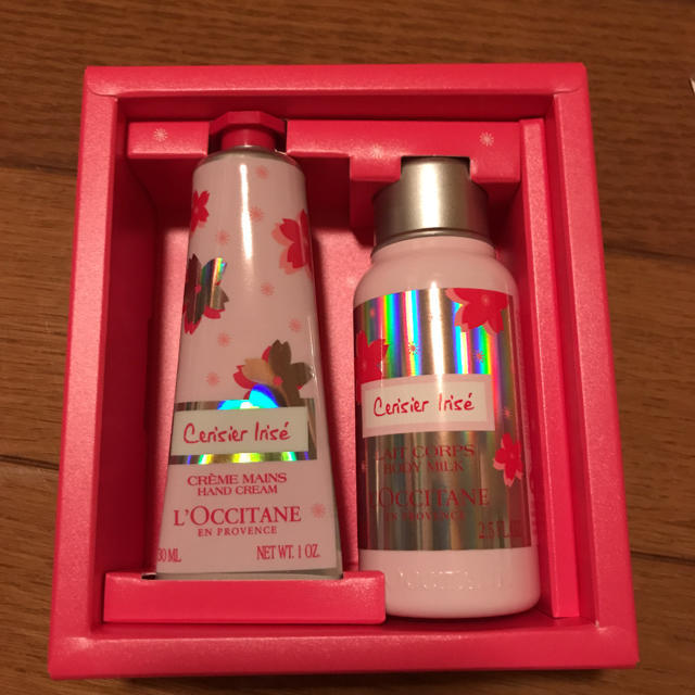 L'OCCITANE(ロクシタン)のロクシタン チェリープリズム プチギフト コスメ/美容のボディケア(ハンドクリーム)の商品写真