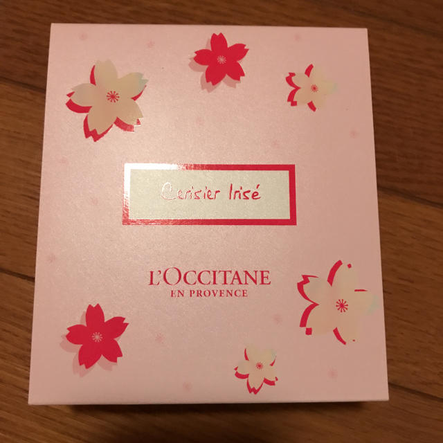L'OCCITANE(ロクシタン)のロクシタン チェリープリズム プチギフト コスメ/美容のボディケア(ハンドクリーム)の商品写真