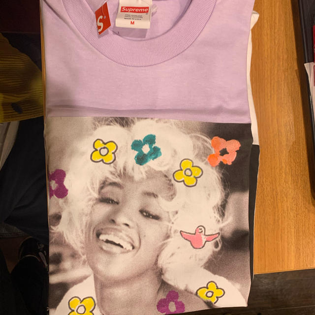 Supreme(シュプリーム)のsupreme naomi tee light purple M メンズのトップス(Tシャツ/カットソー(半袖/袖なし))の商品写真