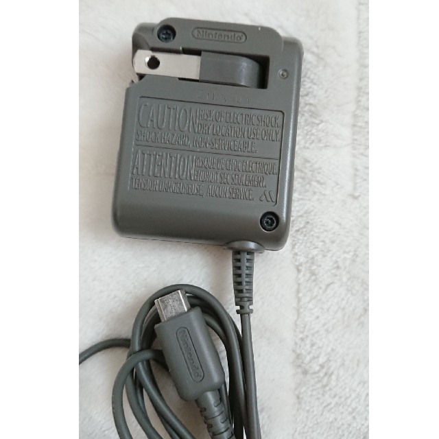 ニンテンドーDS(ニンテンドーDS)のニンテンドーDS　LITE 充電器　純正品 エンタメ/ホビーのゲームソフト/ゲーム機本体(携帯用ゲーム機本体)の商品写真