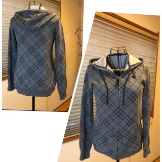 バーバリーブルーレーベル(BURBERRY BLUE LABEL)の美品本物バーバリーブルーレーベル上質コットンチェック柄パーカー♫ほか①点(パーカー)