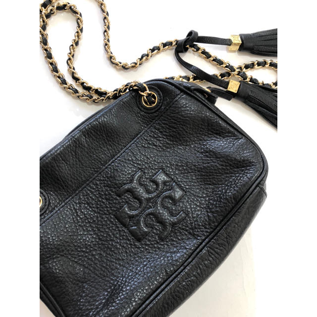 Tory Burch(トリーバーチ)の美品　トリーバーチ  フリンジが可愛いチェーンショルダーバック レディースのバッグ(ショルダーバッグ)の商品写真