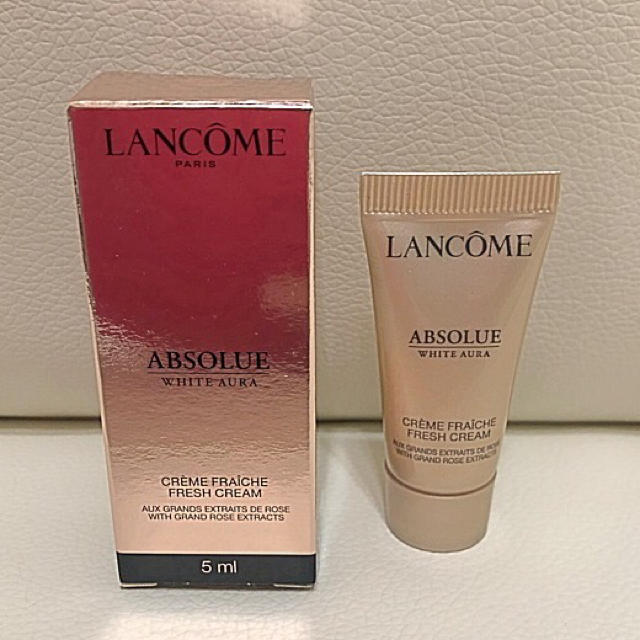 LANCOME(ランコム)のランコム　アプソリュホワイトオーラクリーム　5ml 2本 コスメ/美容のスキンケア/基礎化粧品(フェイスクリーム)の商品写真