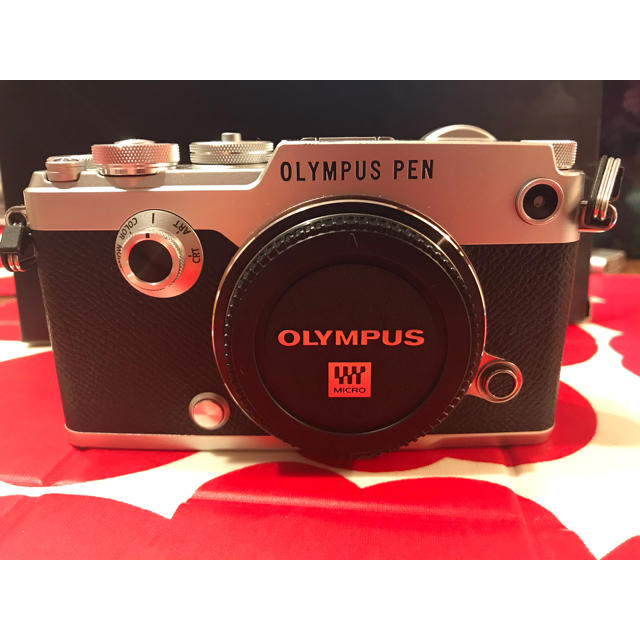 OLYMPUS オリンパス PEN-F ボディ シルバーカメラ