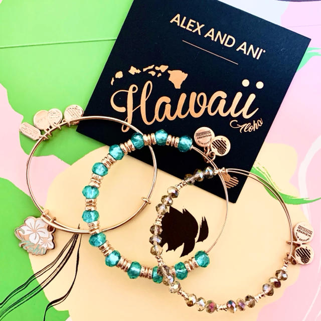 専用です　新品 ☆ ALEX AND ANI ハワイ限定3本セット レディースのアクセサリー(ブレスレット/バングル)の商品写真