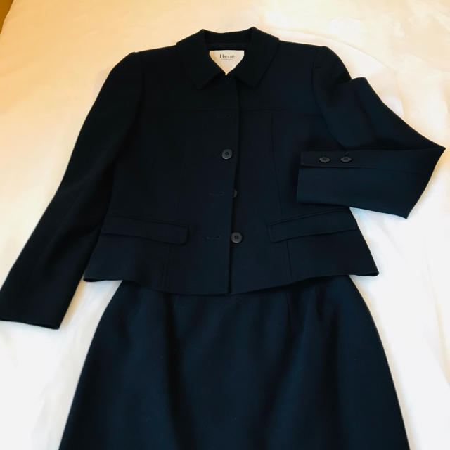美品】ルネ スーツ 36 ☆ 濃紺 入学式 卒業式 お稽古 受験 美品】ルネ スーツ 36 ☆ 濃紺 入学式 卒業式 お稽古 受験