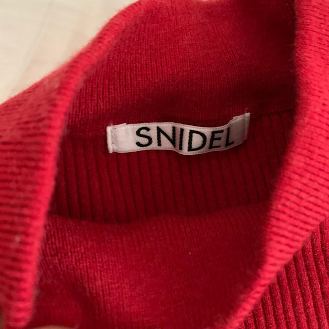 SNIDEL(スナイデル)のスナイデル　袖フリルニットトップス レディースのトップス(ニット/セーター)の商品写真