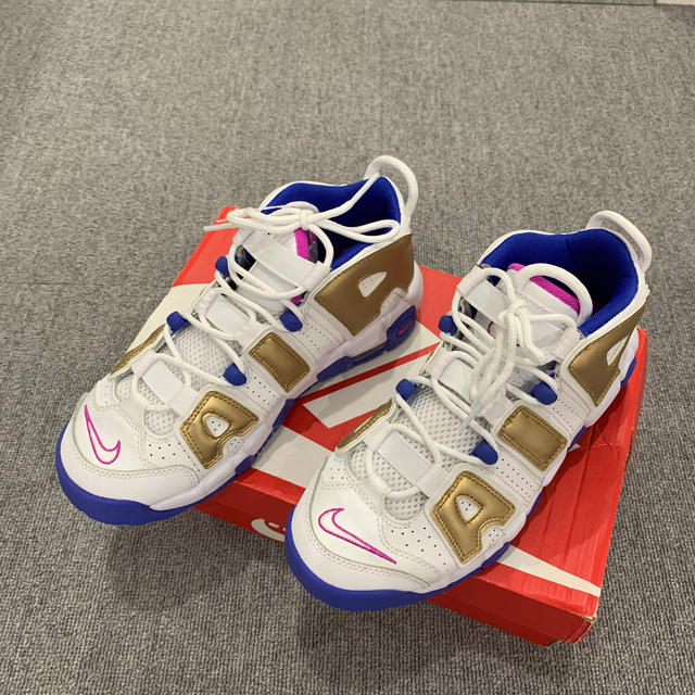 靴/シューズNIKE ナイキ　AIR MORE UPTEMPO  希少　ピンク