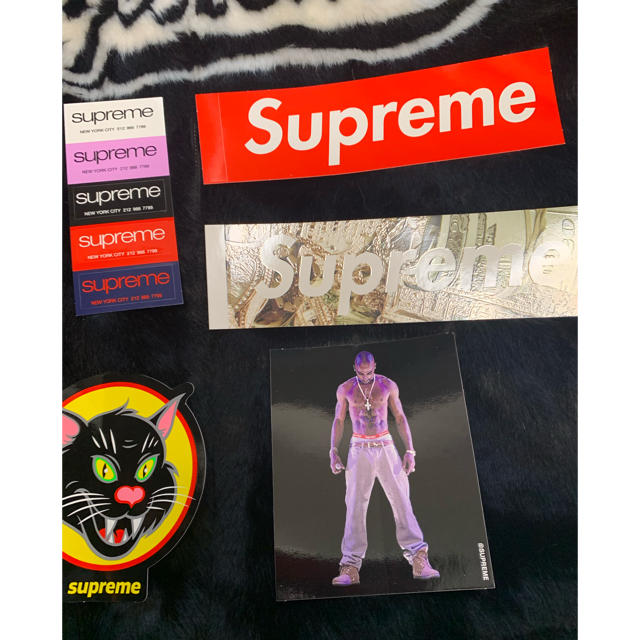 Supreme(シュプリーム)のsupreme ステッカー　2020SS ノベルティ付き　 エンタメ/ホビーのコレクション(ノベルティグッズ)の商品写真