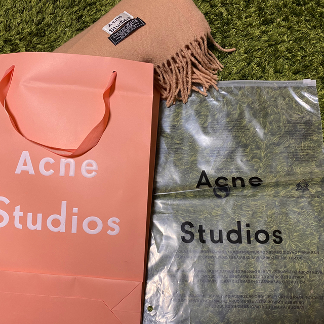 ACNE(アクネ)のAMickeyさん専用 レディースのファッション小物(マフラー/ショール)の商品写真