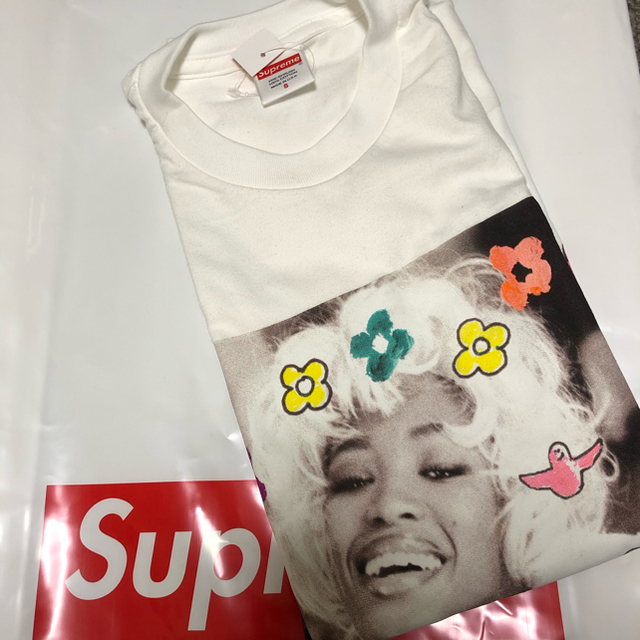 Supreme Naomi Tee 白　S