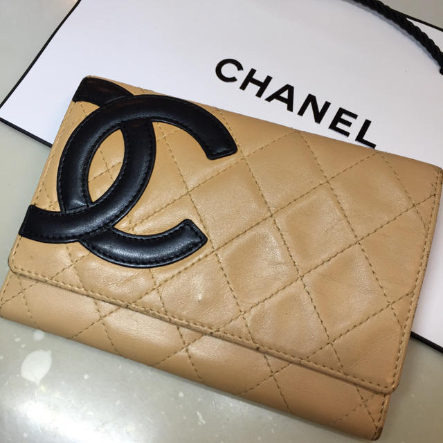 CHANEL(シャネル)の☆tomo様専用☆CHANEL カンボン コンパクト財布 ベージュx黒 レディースのファッション小物(財布)の商品写真