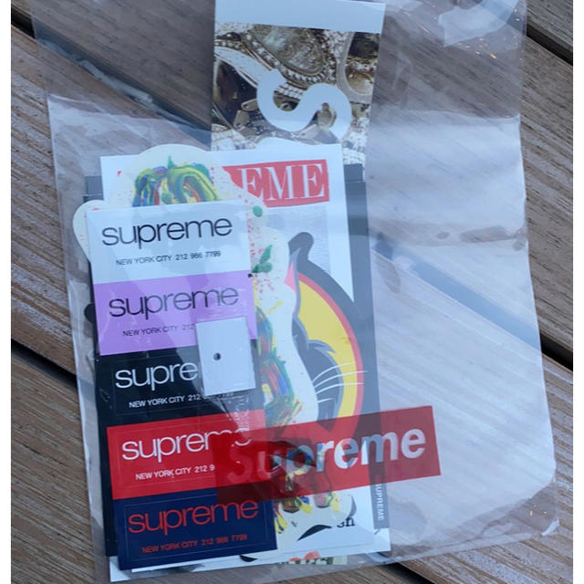 Supreme(シュプリーム)のsupremeステッカーセット ハンドメイドの文具/ステーショナリー(しおり/ステッカー)の商品写真