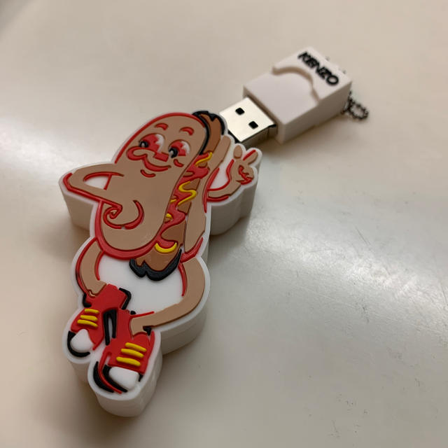 KENZO(ケンゾー)の【非売品】KENZO USB ホットドッグ ノベルティ メンズのメンズ その他(その他)の商品写真