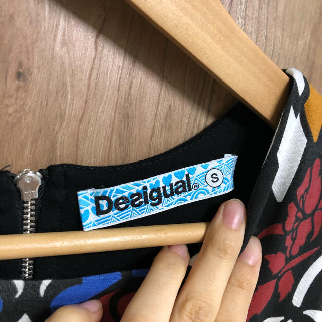 DESIGUAL(デシグアル)の【USED】Desigualワンピース日本人Lサイズ レディースのワンピース(ひざ丈ワンピース)の商品写真