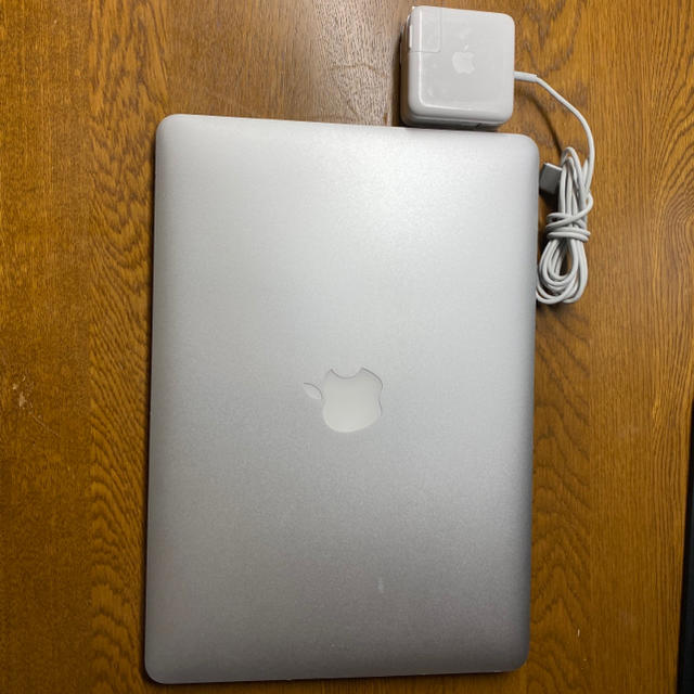 Apple(アップル)のMacBook Air 13inch 2015 美品 スマホ/家電/カメラのPC/タブレット(ノートPC)の商品写真