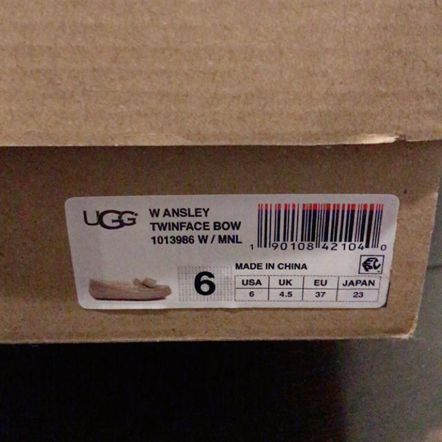 UGG(アグ)のUGG   リボン　アンスリー レディースの靴/シューズ(スリッポン/モカシン)の商品写真