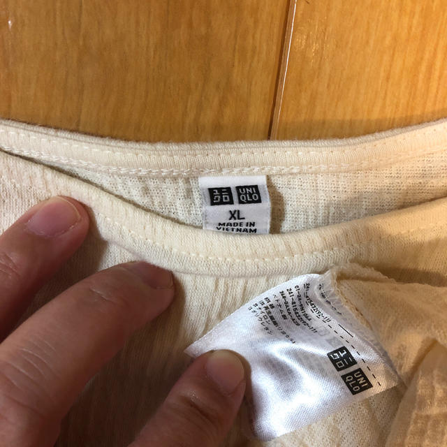 UNIQLO(ユニクロ)のまめごま様専用！2点セット　5分袖　XL 黒&ライトイエロー　ユニクロ レディースのトップス(カットソー(半袖/袖なし))の商品写真